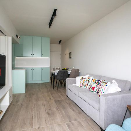 Palmove Luxurious Beachfront Apt Lárnaka Kültér fotó