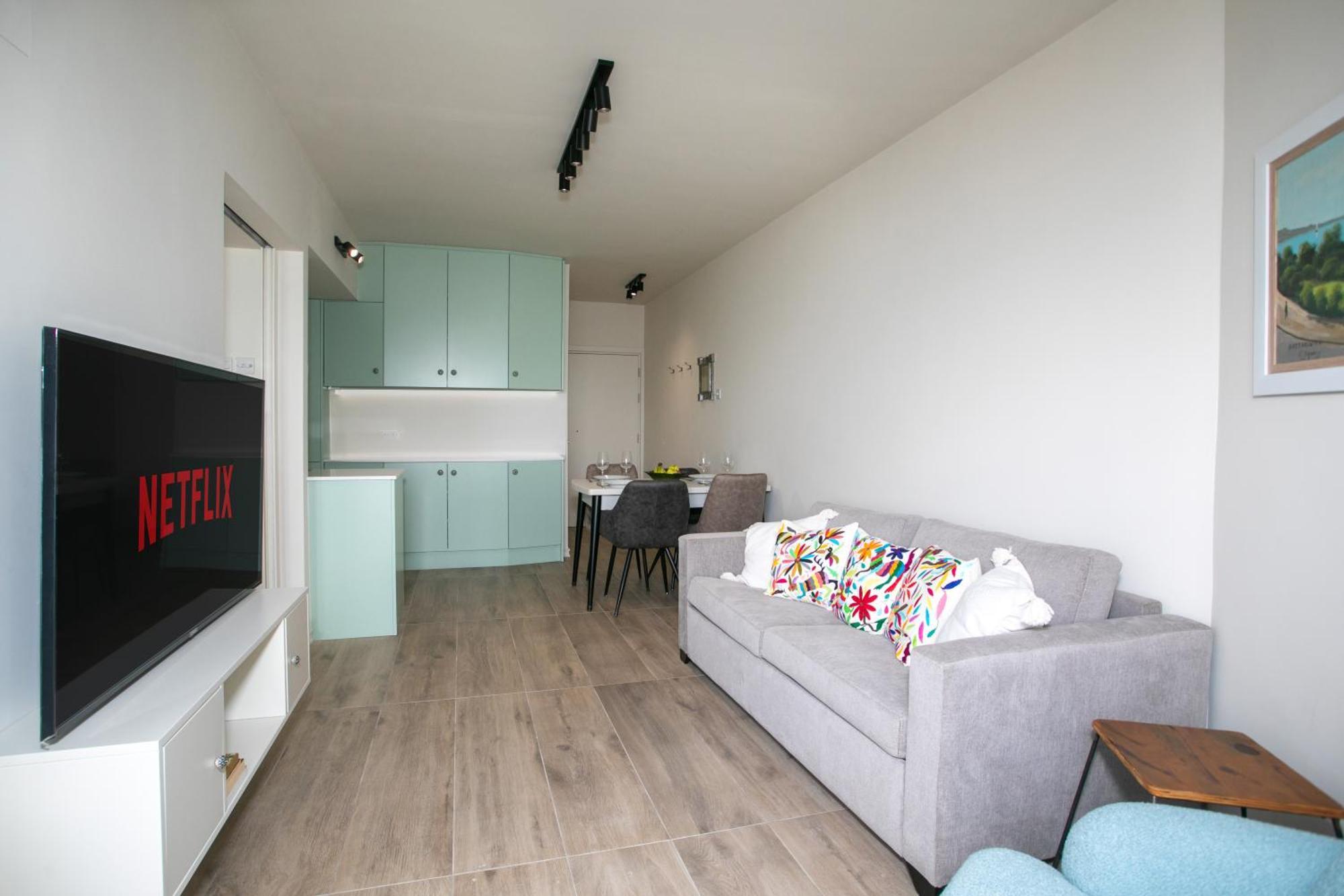 Palmove Luxurious Beachfront Apt Lárnaka Kültér fotó