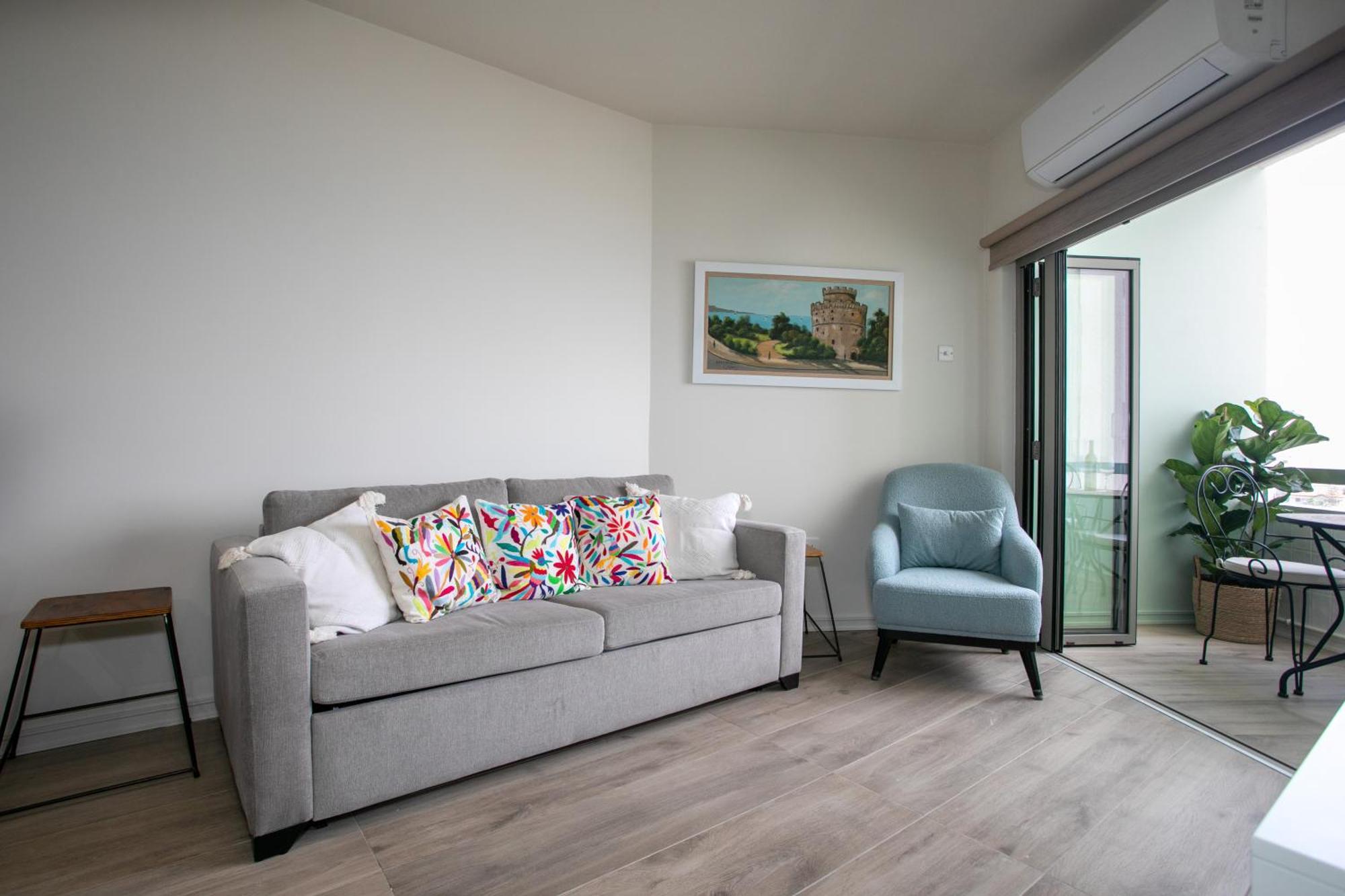 Palmove Luxurious Beachfront Apt Lárnaka Kültér fotó
