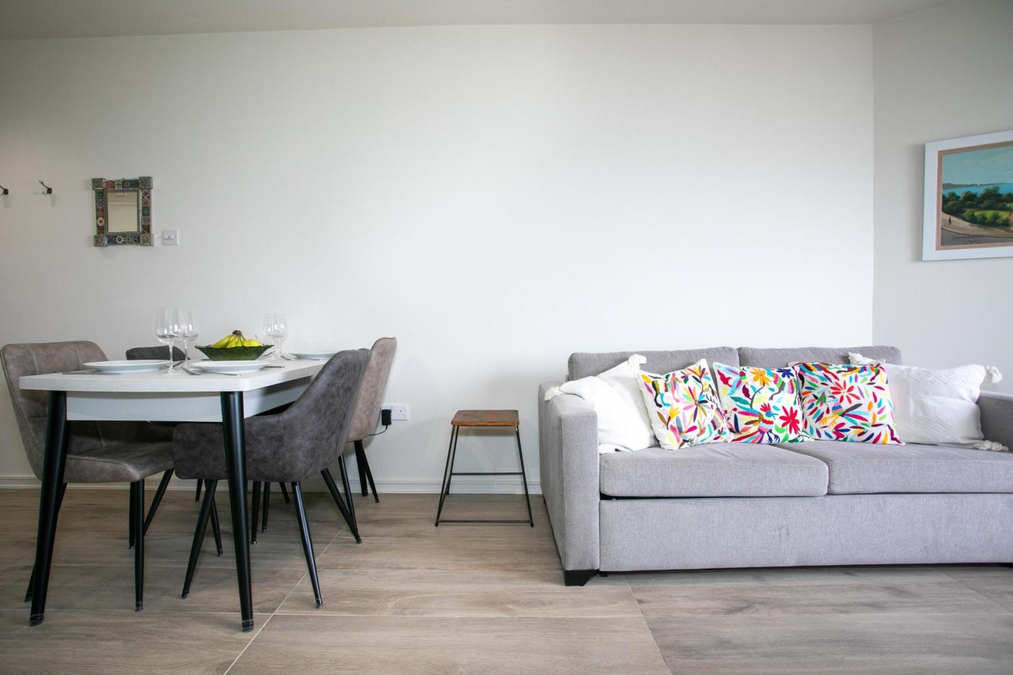 Palmove Luxurious Beachfront Apt Lárnaka Kültér fotó