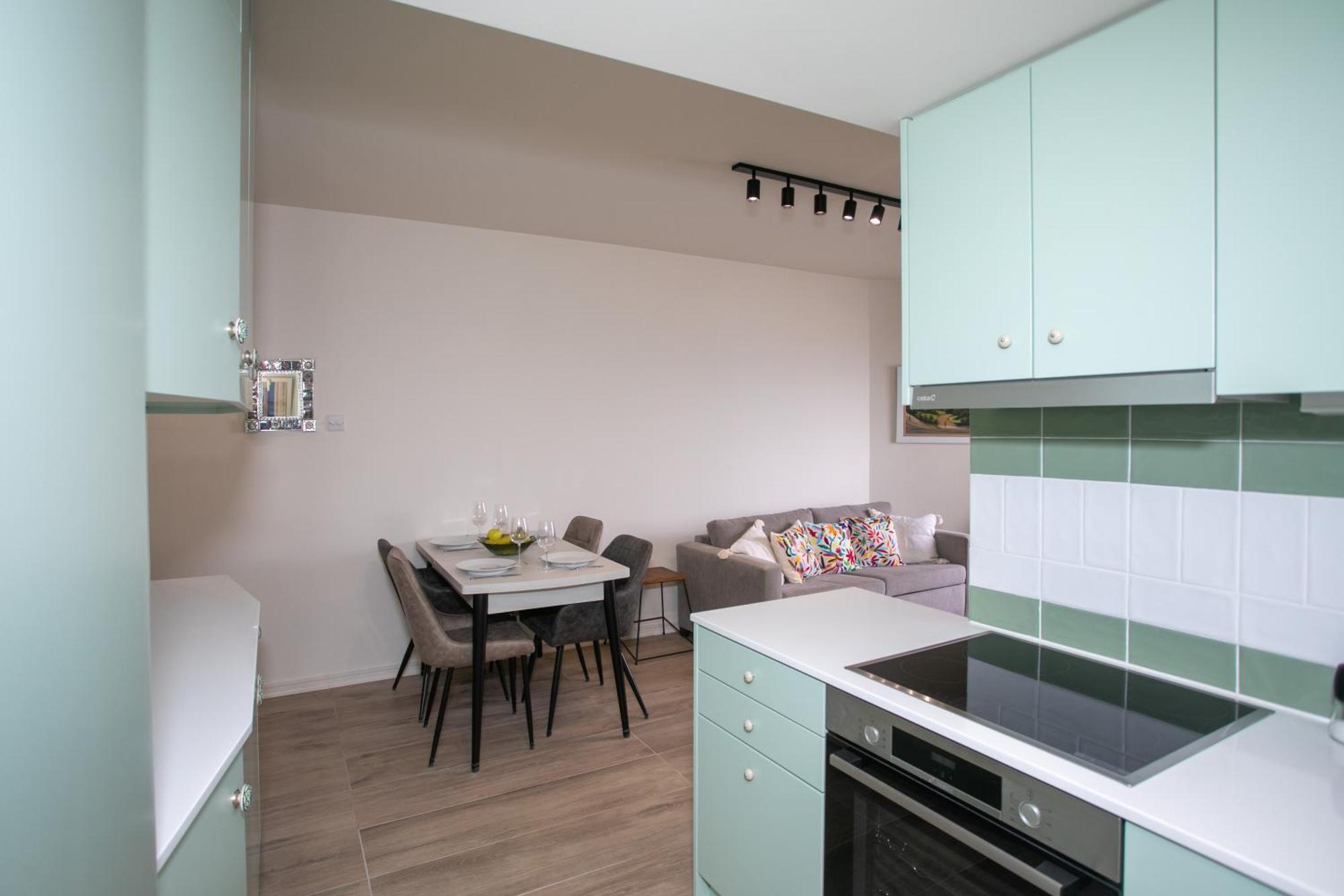 Palmove Luxurious Beachfront Apt Lárnaka Kültér fotó