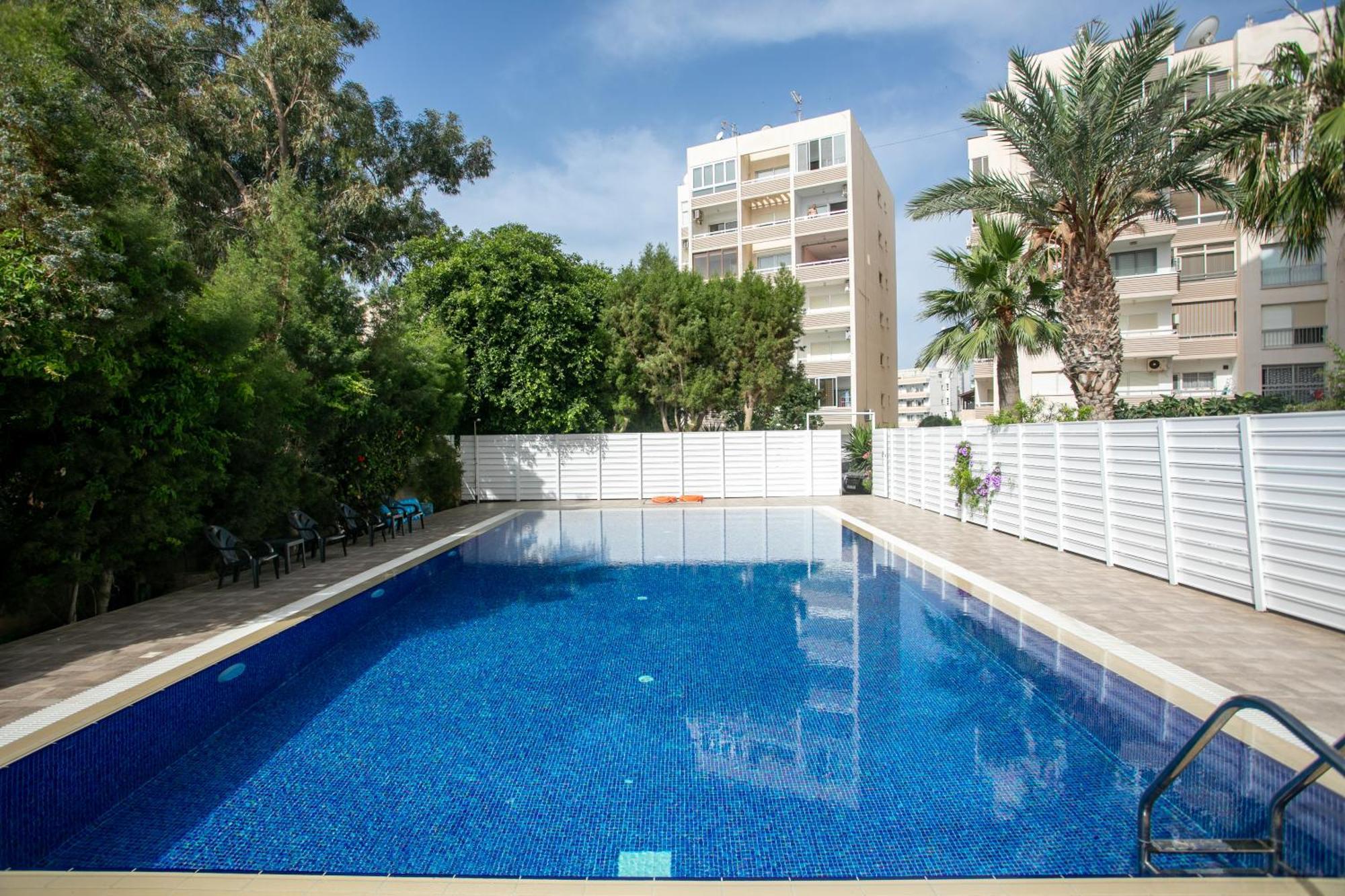 Palmove Luxurious Beachfront Apt Lárnaka Kültér fotó